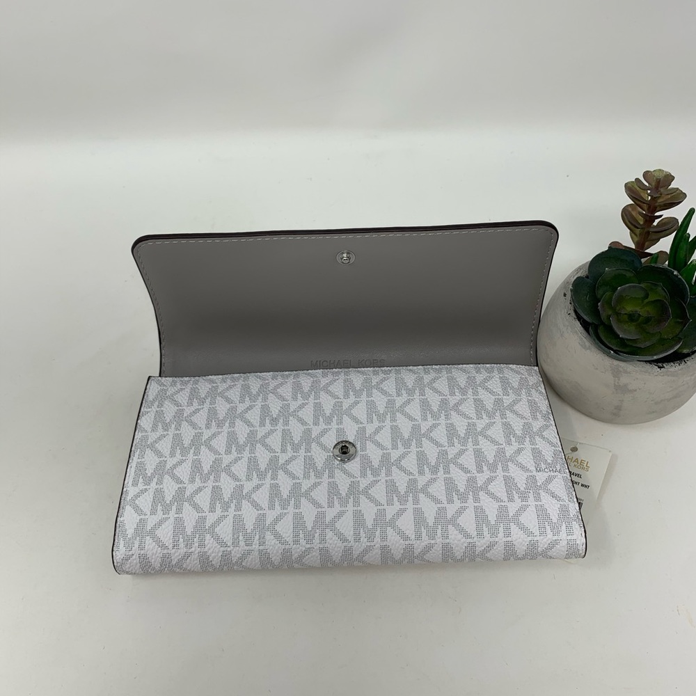 Michael Kors JST Large Trifold Wallet - Picture 7 of 8